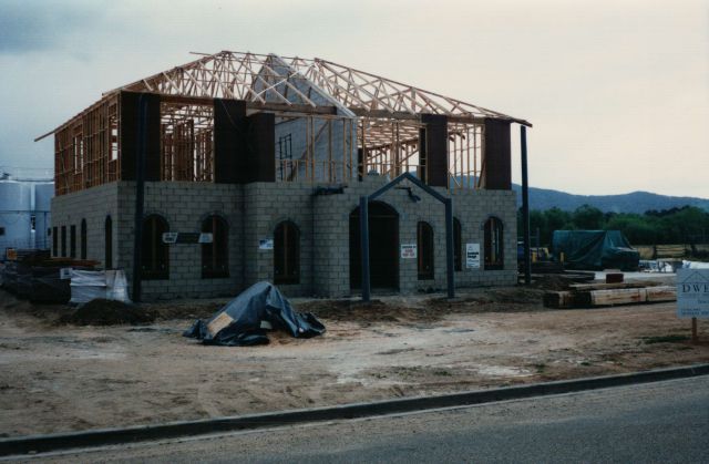 1997 - Winery build is completed and construction of Cellar Door begins
